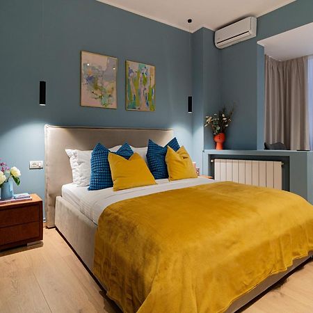 Celestial Azure - Tranquil 1Br In Piata Universitatii Bucarest Extérieur photo