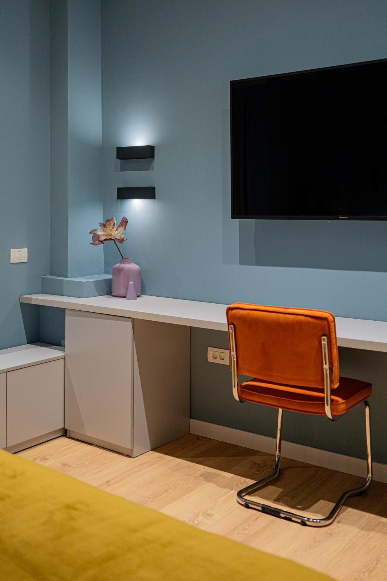 Celestial Azure - Tranquil 1Br In Piata Universitatii Bucarest Extérieur photo
