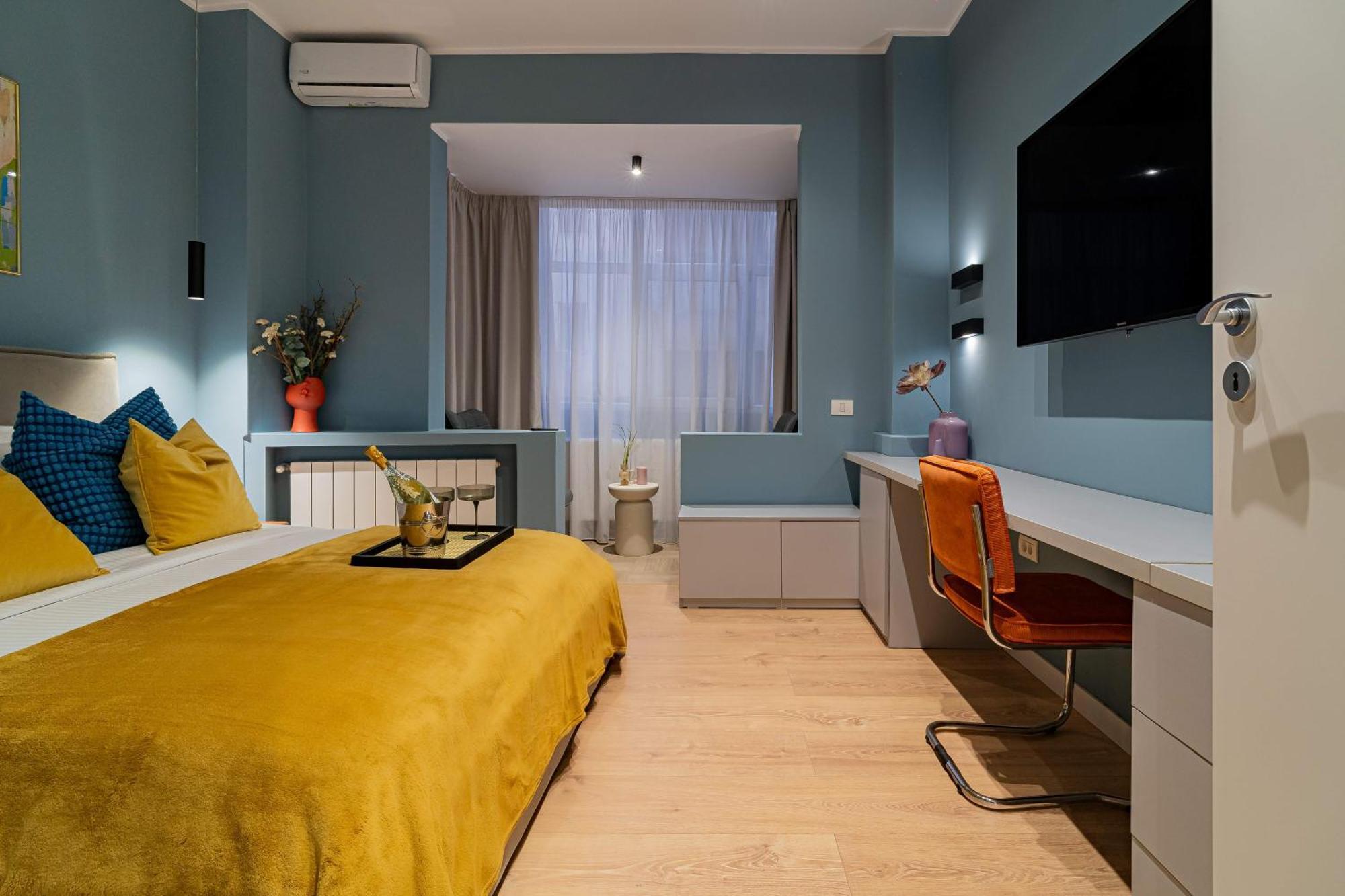 Celestial Azure - Tranquil 1Br In Piata Universitatii Bucarest Extérieur photo